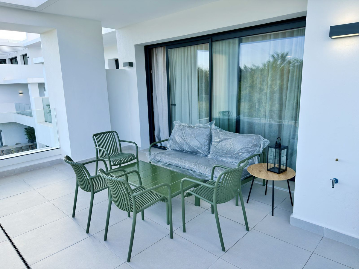 2 Bedroom Apartment in Estepona - Photo 16