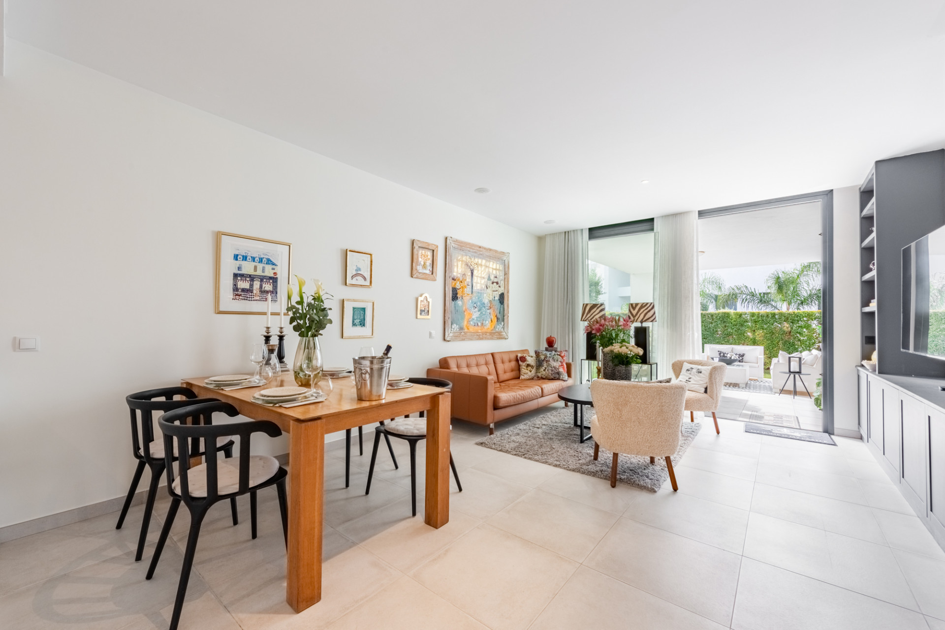 2 Bedroom Apartment in Estepona - Photo 5