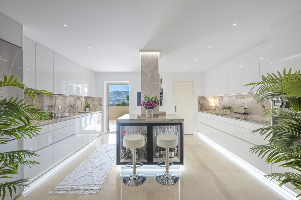 3 Bedroom Apartment in Benahavís - Foto 16