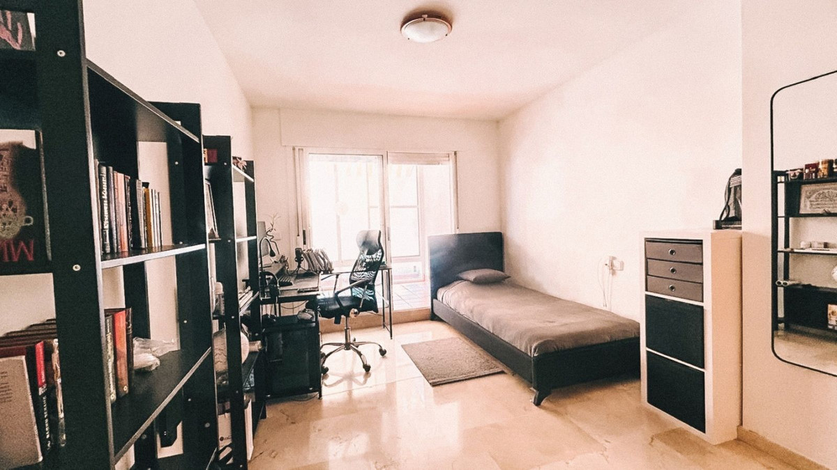 3 Bedroom Apartment in San Pedro de Alcántara - Photo 11