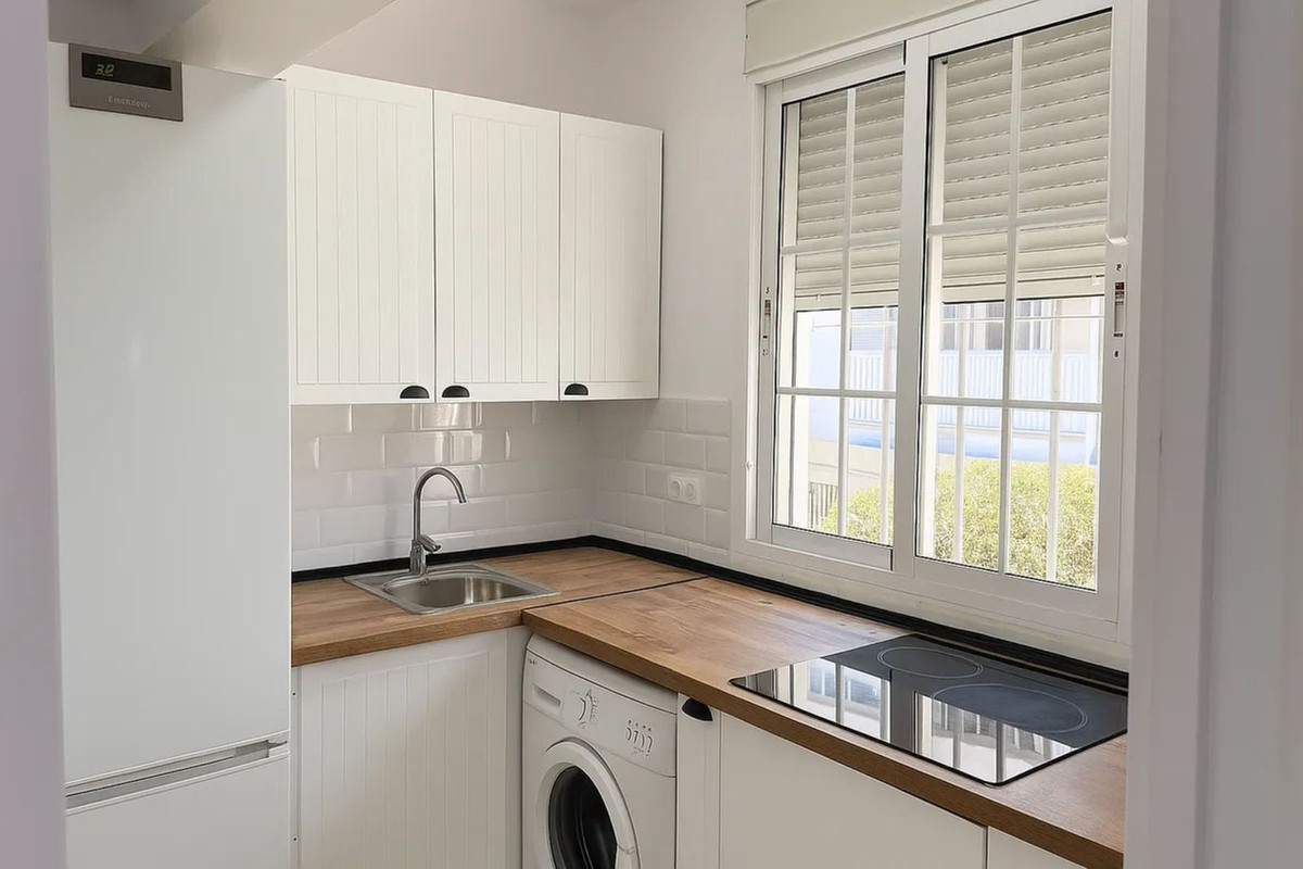 3 Bedroom Apartment in Benalmádena - Photo 10