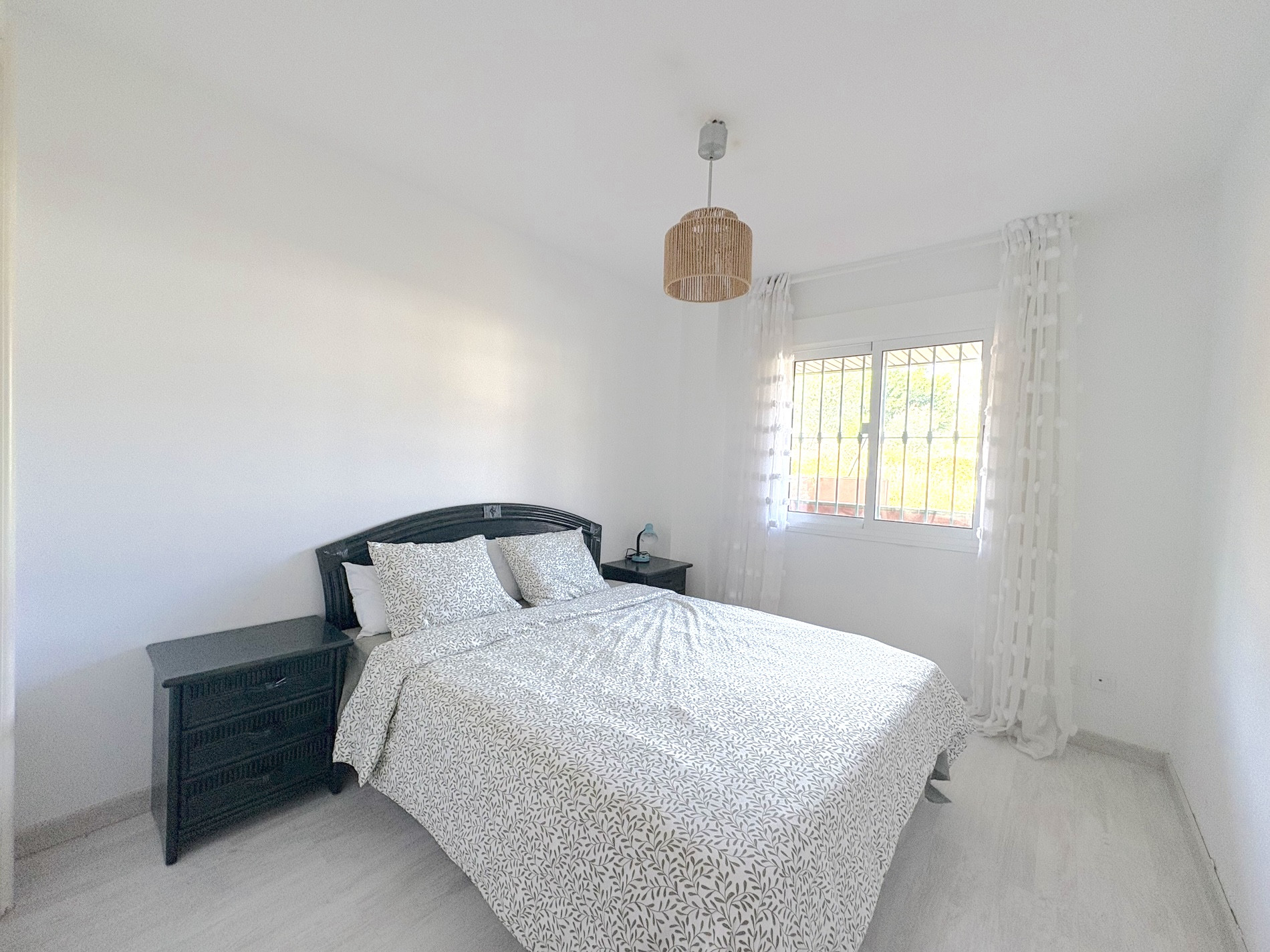2 Bedroom Apartment in Benalmádena - Photo 22