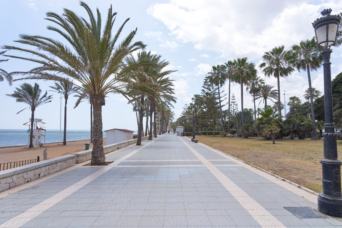 3 Bedroom Apartment in San Pedro de Alcántara - Photo 35