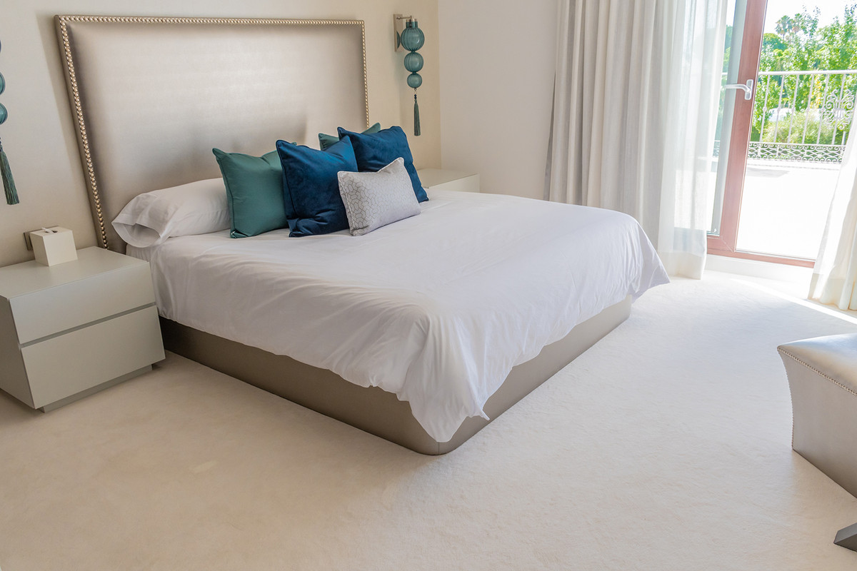5 Bedroom Villa in San Pedro de Alcántara - Photo 35