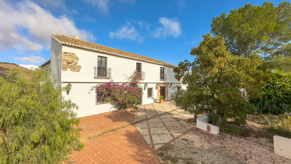 8 Bedroom Country house in Málaga - Photo 66