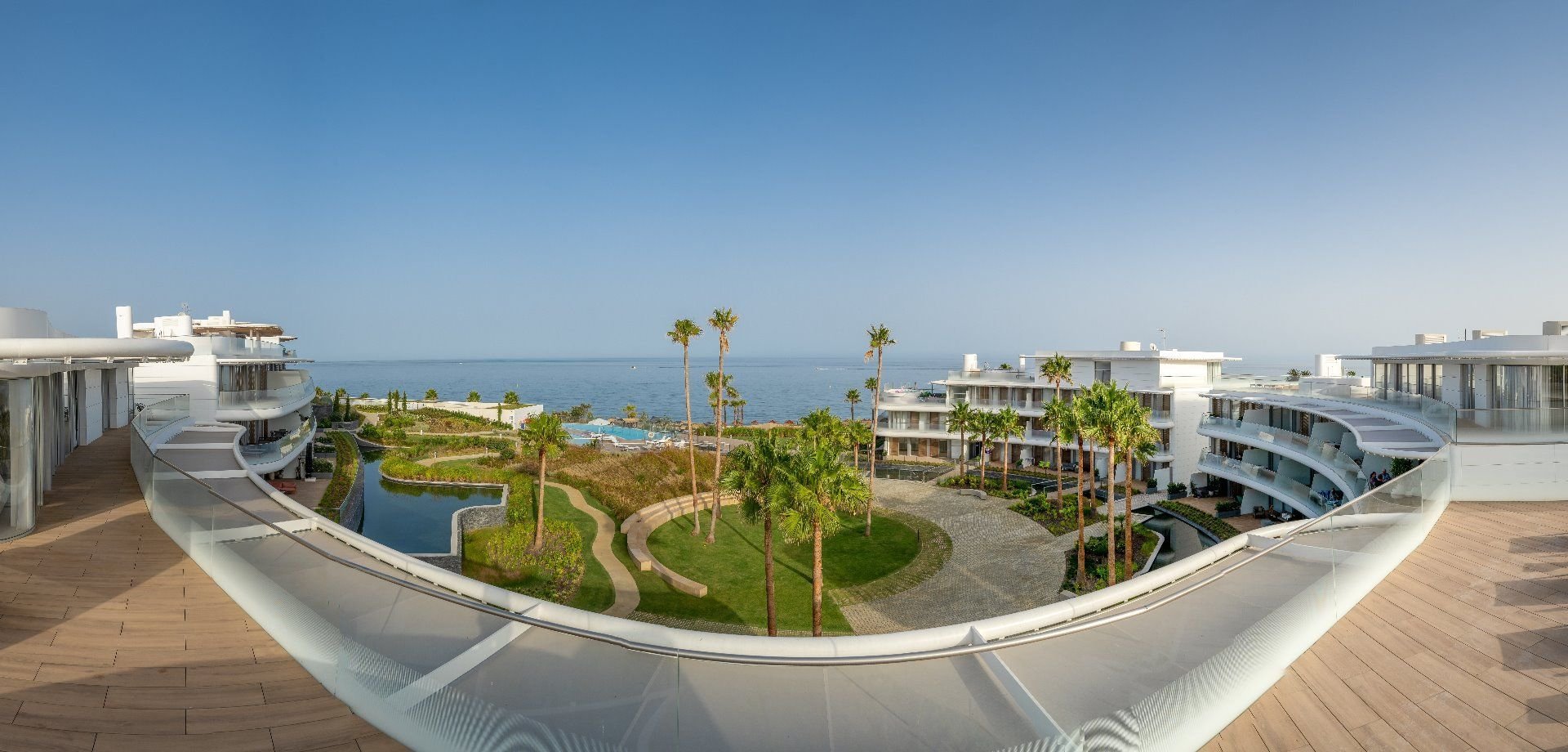 3 Bedroom Apartment in Estepona - Photo 4