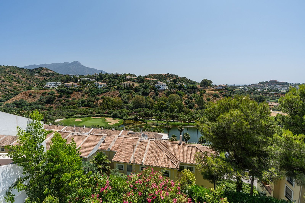3 Bedroom Apartment in Benahavís - Photo 41
