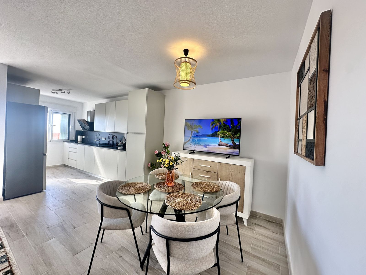 2 Bedroom Apartment in Mijas - Photo 7