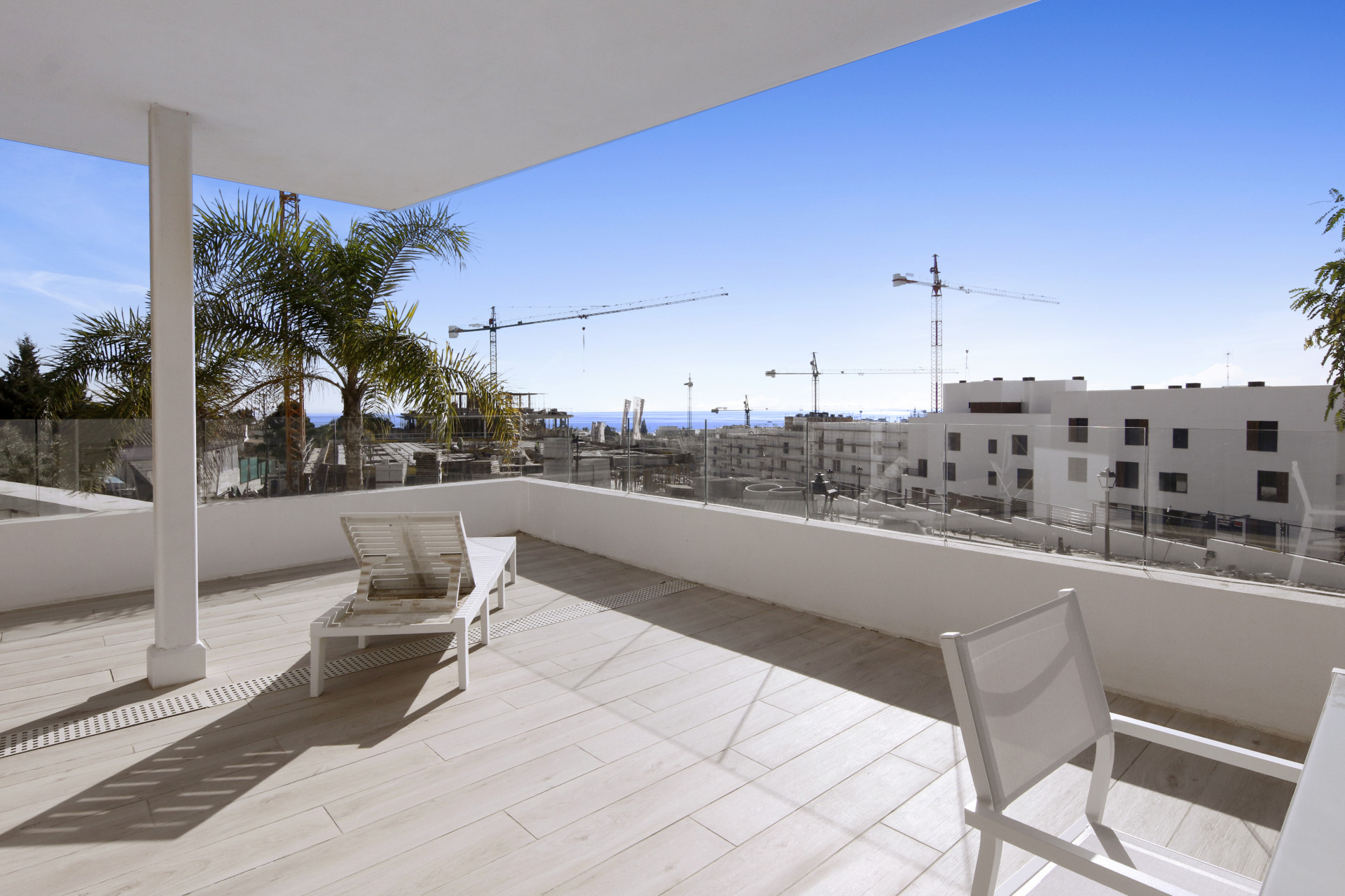 3 Bedroom Apartment in Estepona - Photo 14
