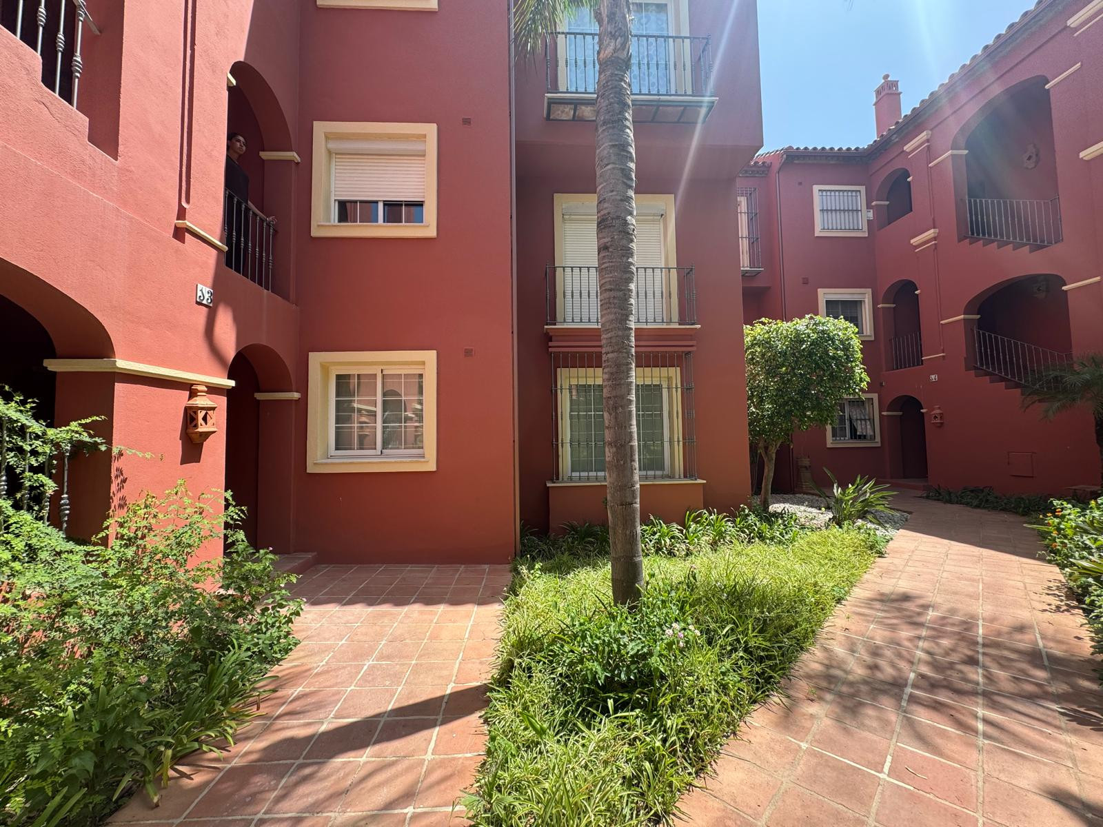 2 Bedroom Apartment in Benahavís - Photo 22