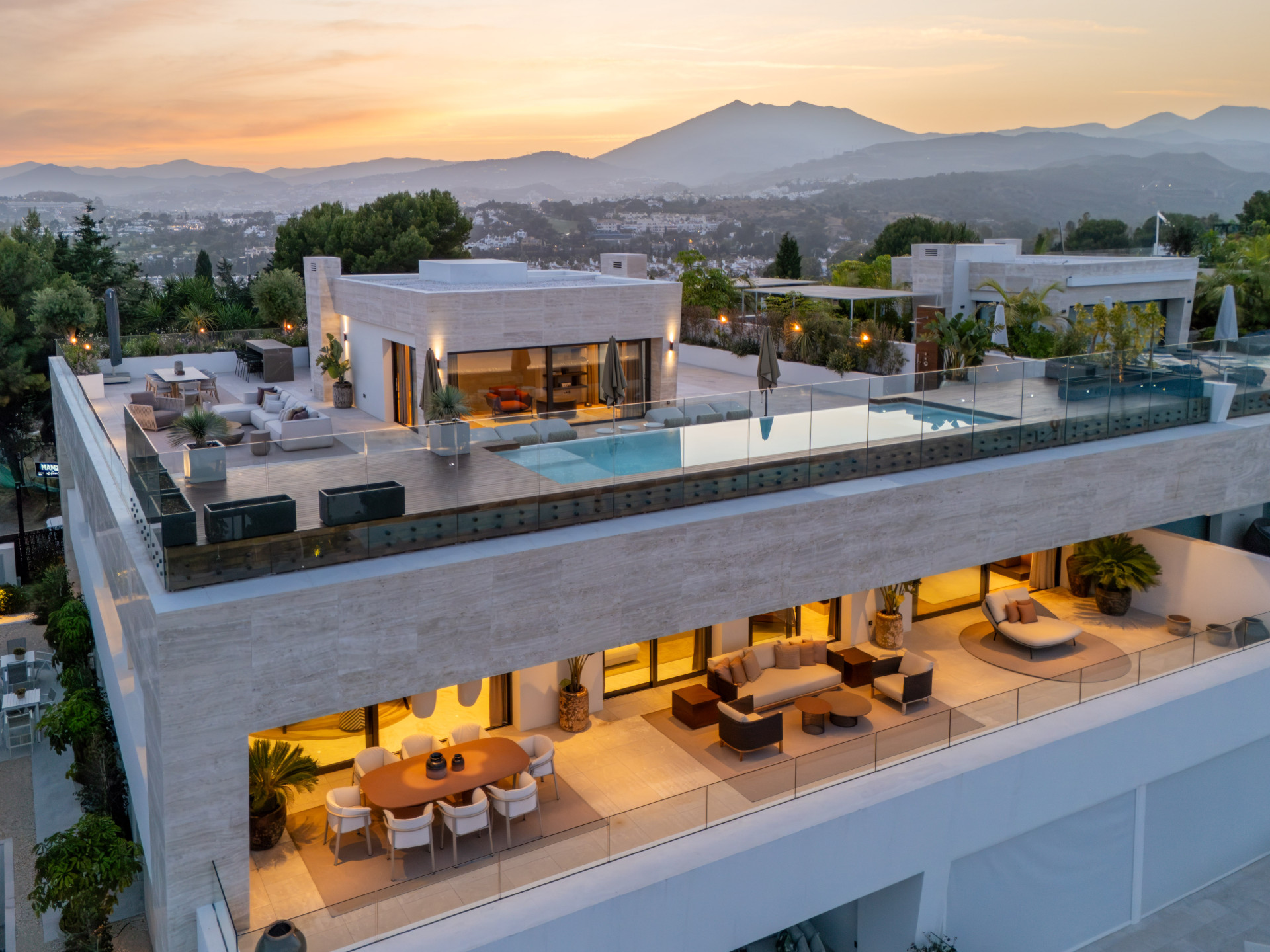 4 Bedroom Villa in Marbella - Photo 30
