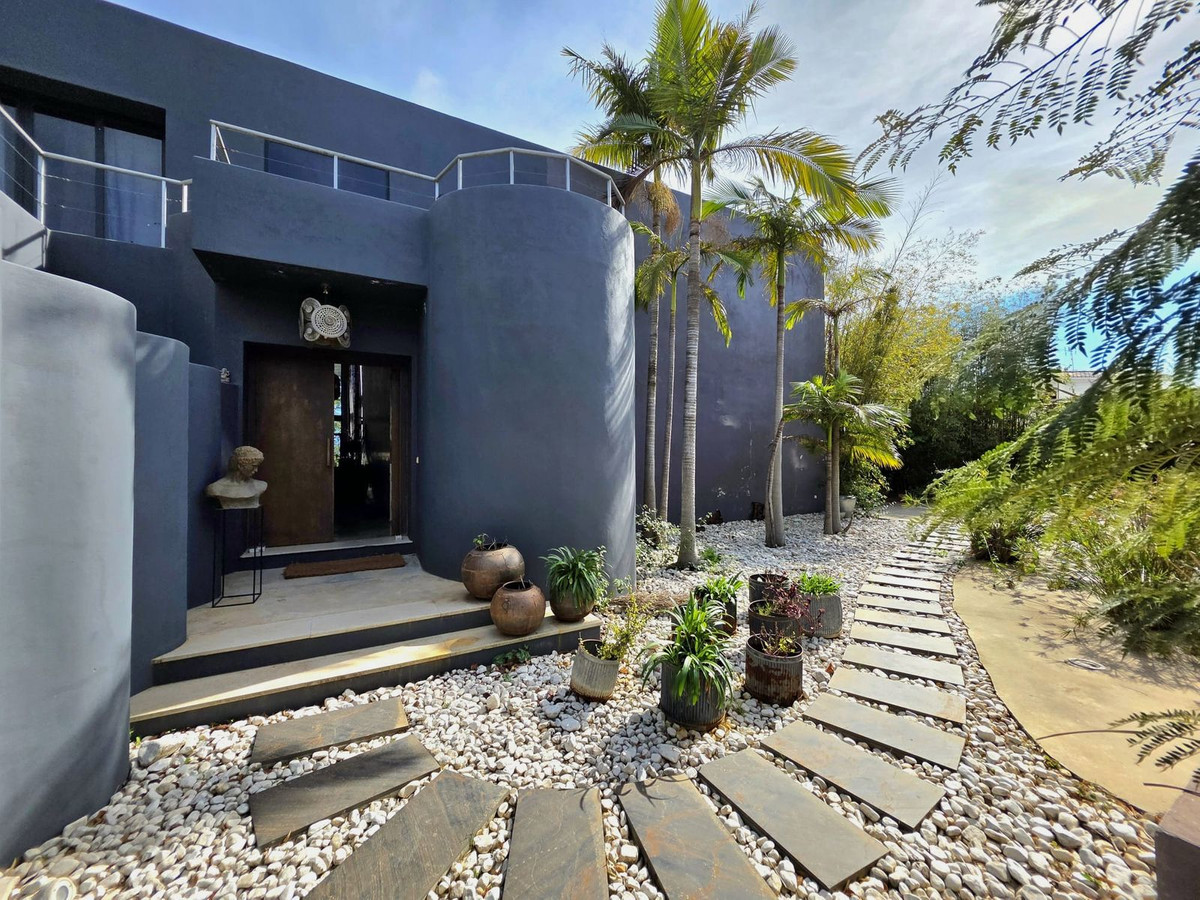5 Bedroom Villa in Estepona - Photo 41