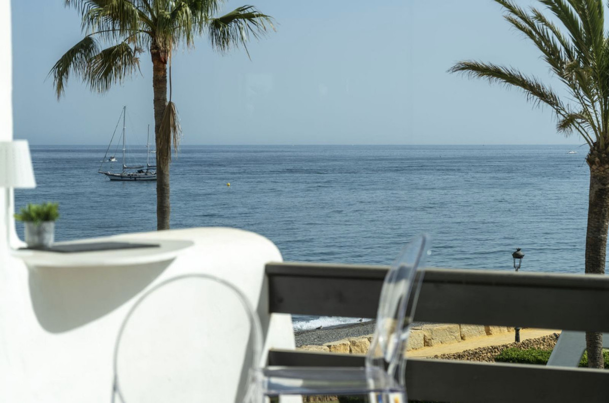 4 Bedroom Townhouse in Marbella - Photo 4