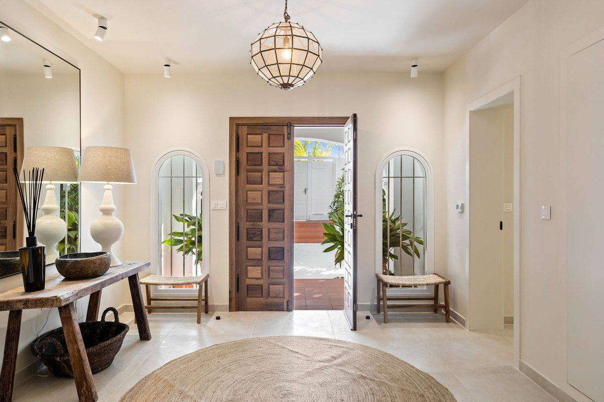 3 Bedroom Villa in Marbella - Photo 6