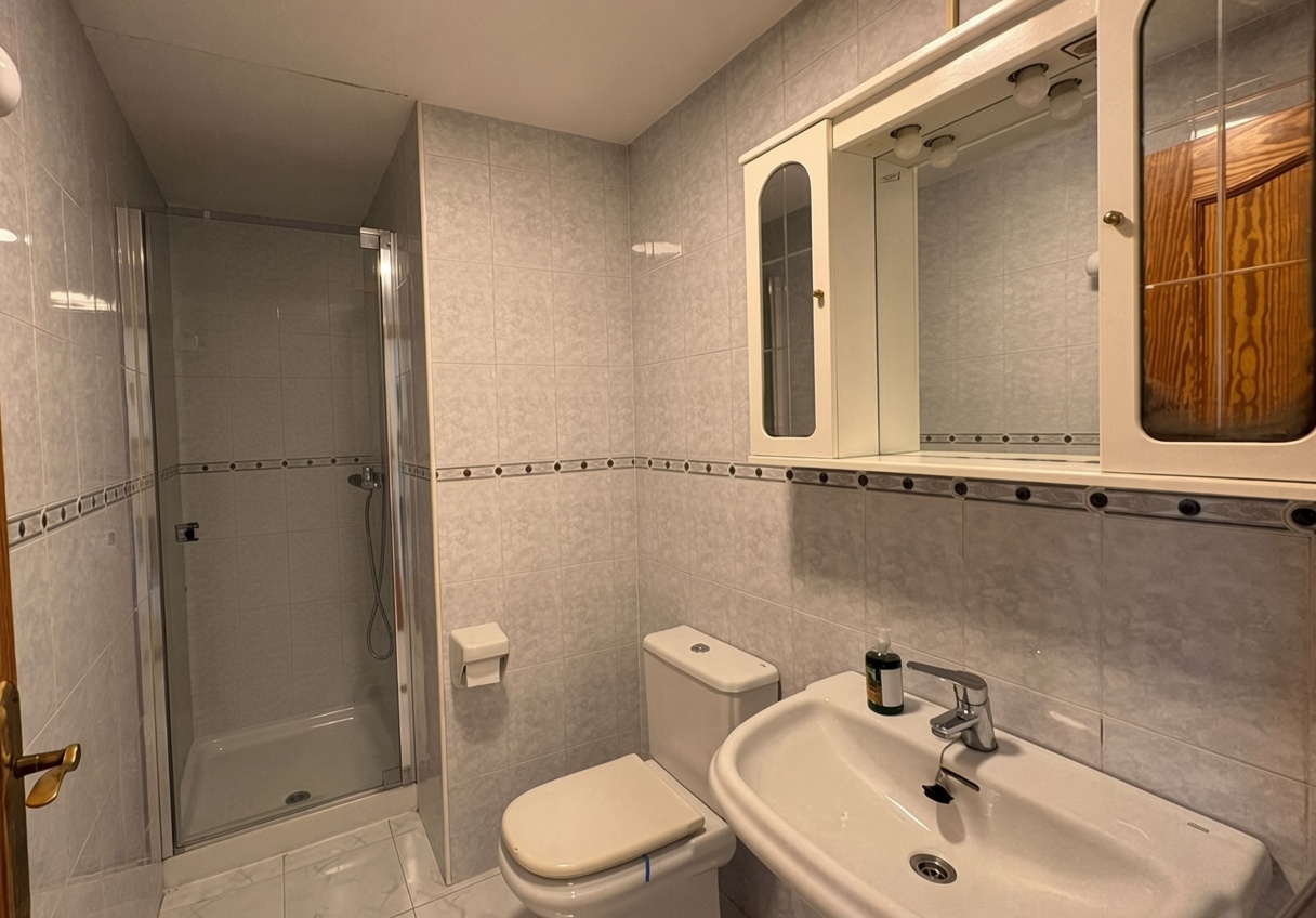 Apartamento com 2 quartos com piscina em Alicante, Espanha – Foto 15