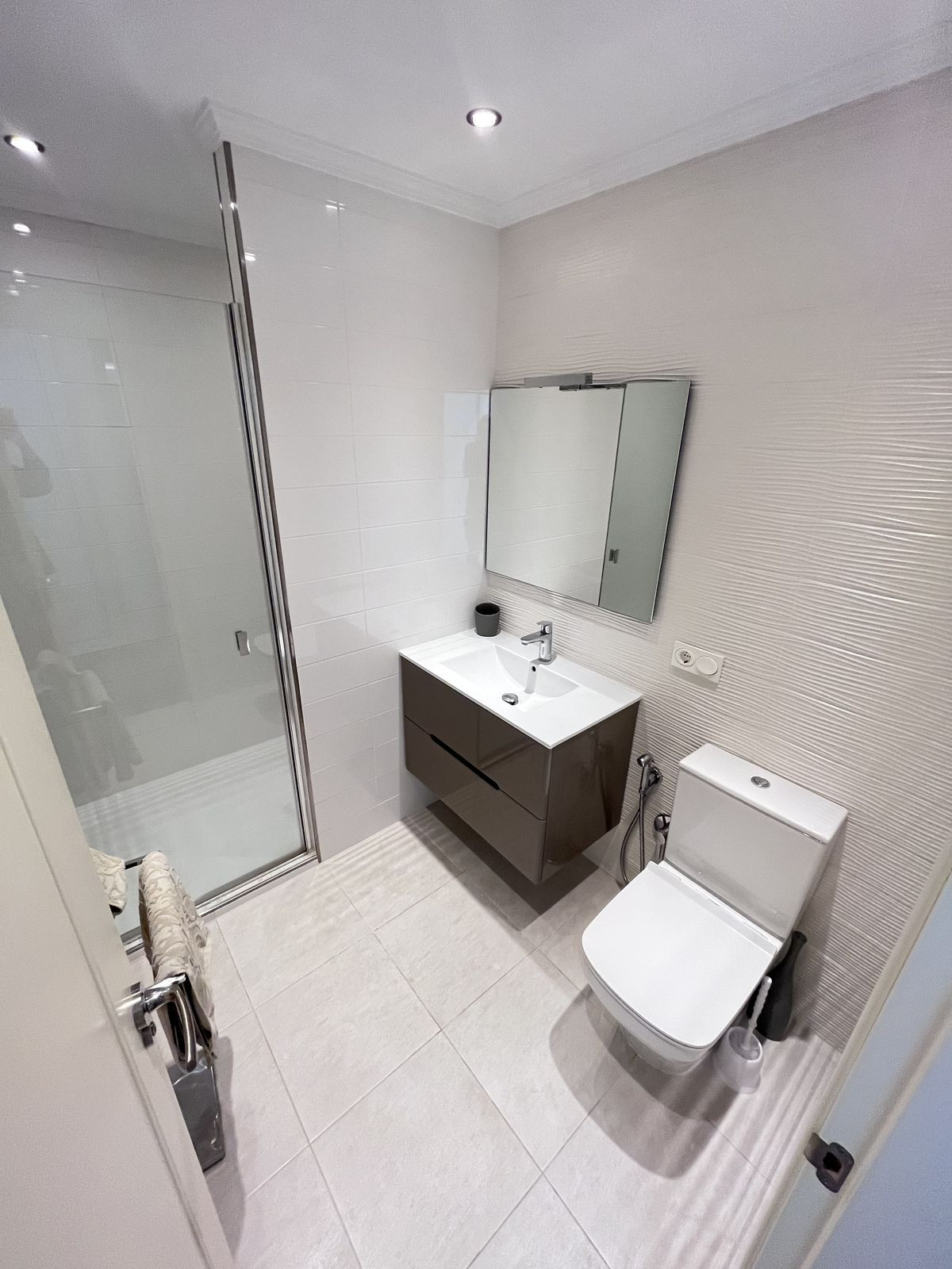 2 Bedroom Apartment in Marbella - Photo 17