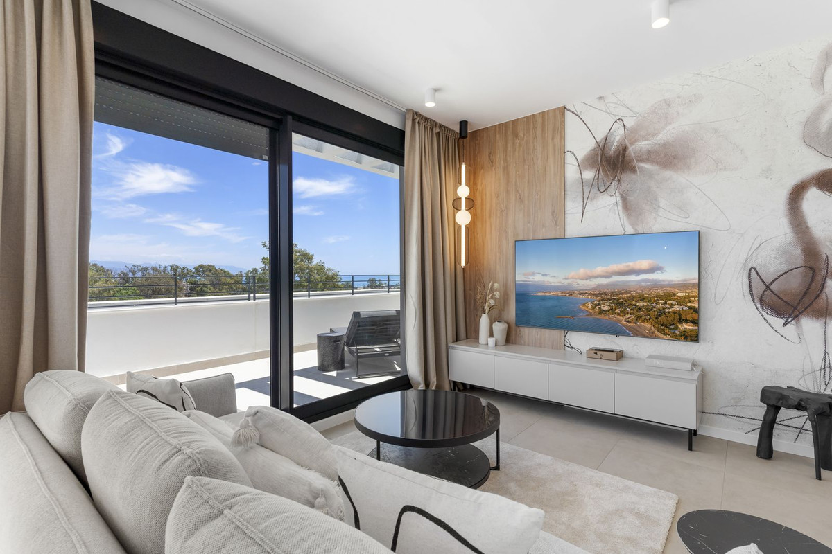 2 Bedroom Penthouse in Torremolinos - Photo 18