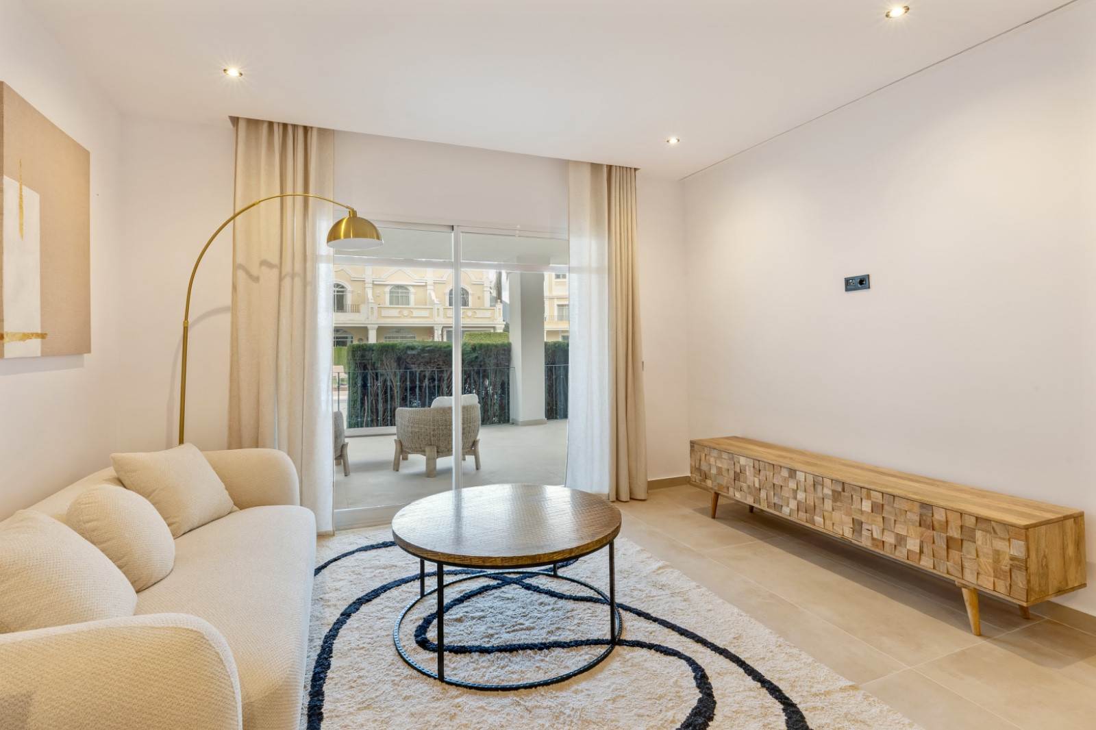 3 Bedroom Apartment in Marbella - Photo 3
