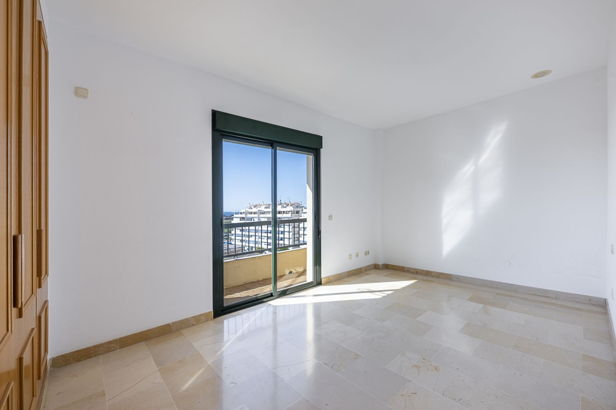 3 Bedroom Apartment in San Pedro de Alcántara - Photo 21