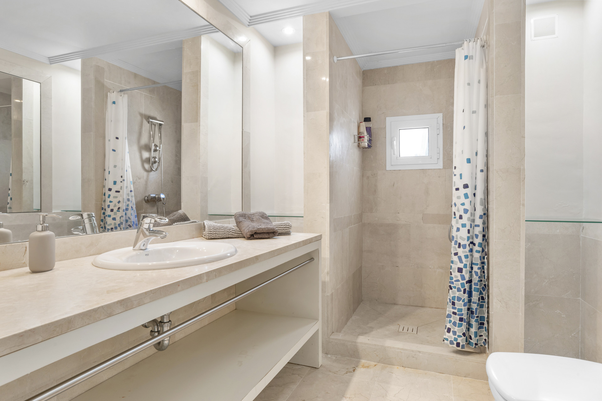 4 Bedroom Villa in La Duquesa - Photo 30