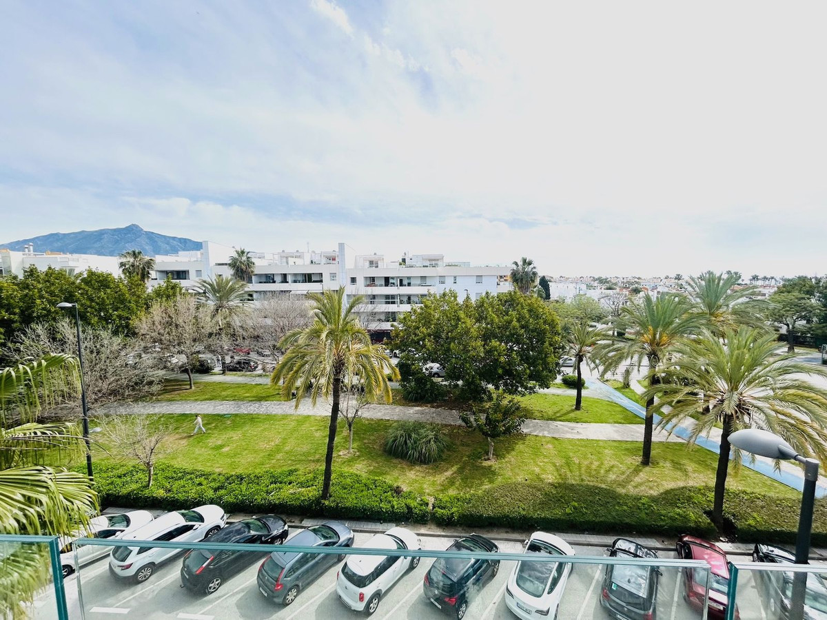 3 Bedroom Apartment in San Pedro de Alcántara - Photo 14