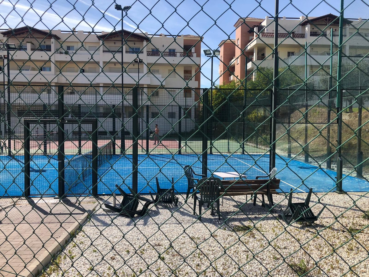 2 Bedroom Apartment in Benalmádena - Photo 19