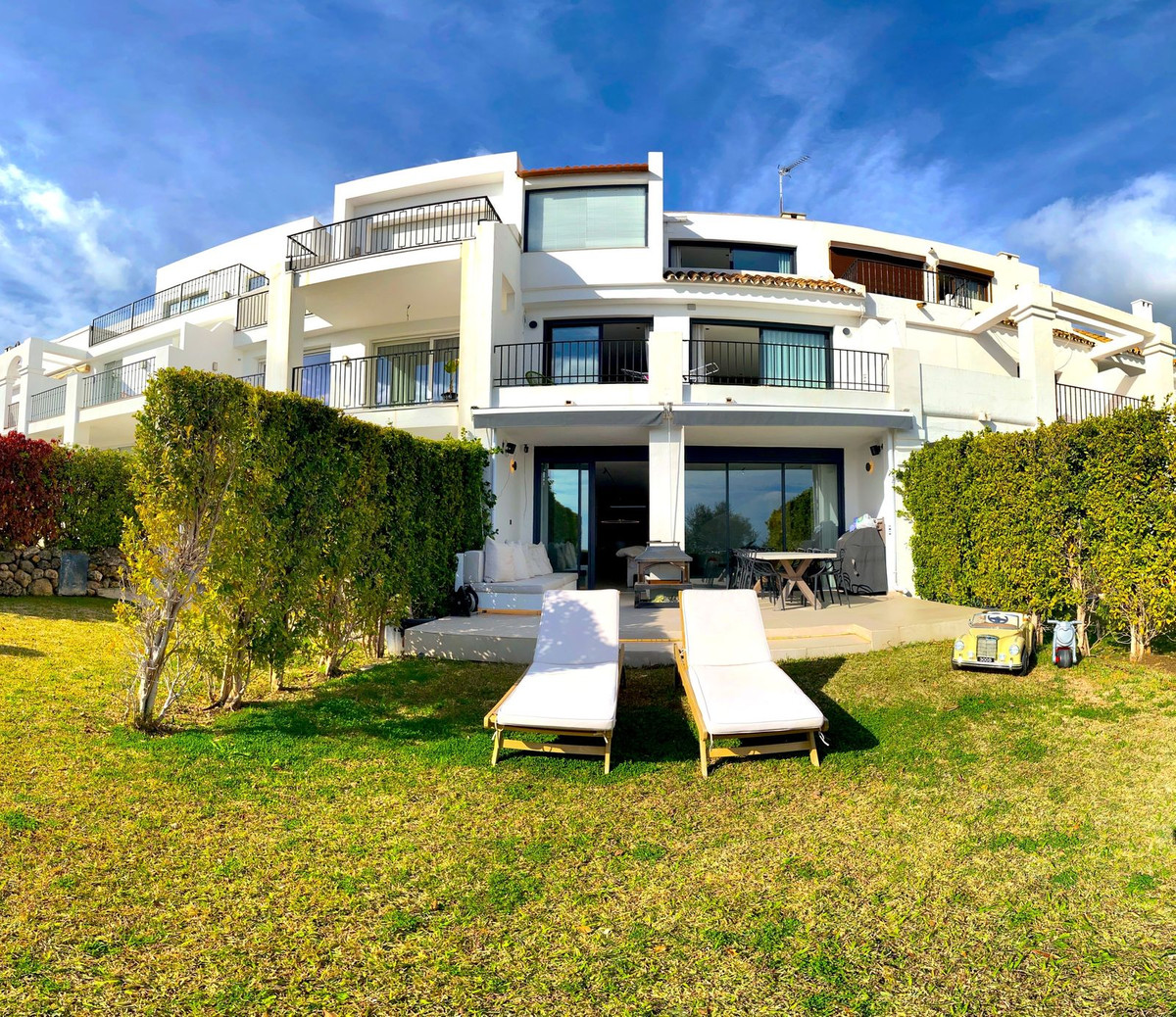 4 Bedroom Townhouse in Benahavís - Photo 54