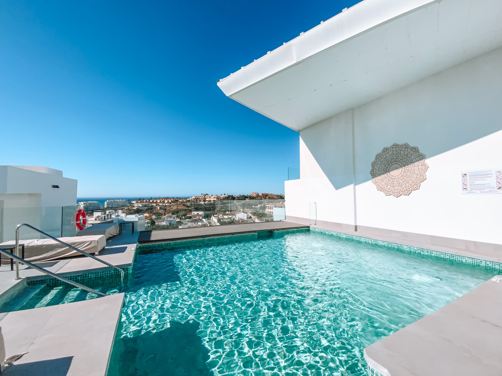 2 Bedroom Apartment in Fuengirola - Photo 13