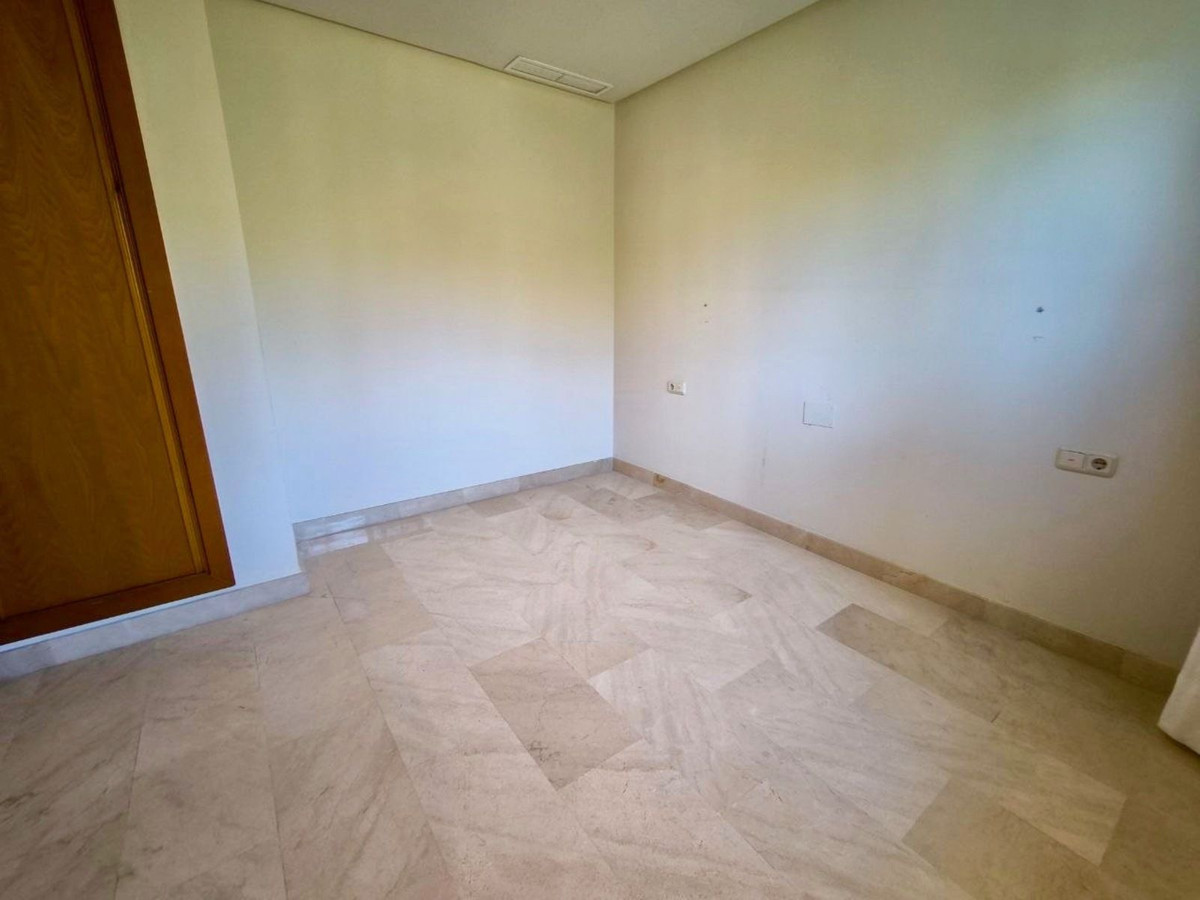Piso de 2 dormitorios con piscina en Málaga – Foto 25