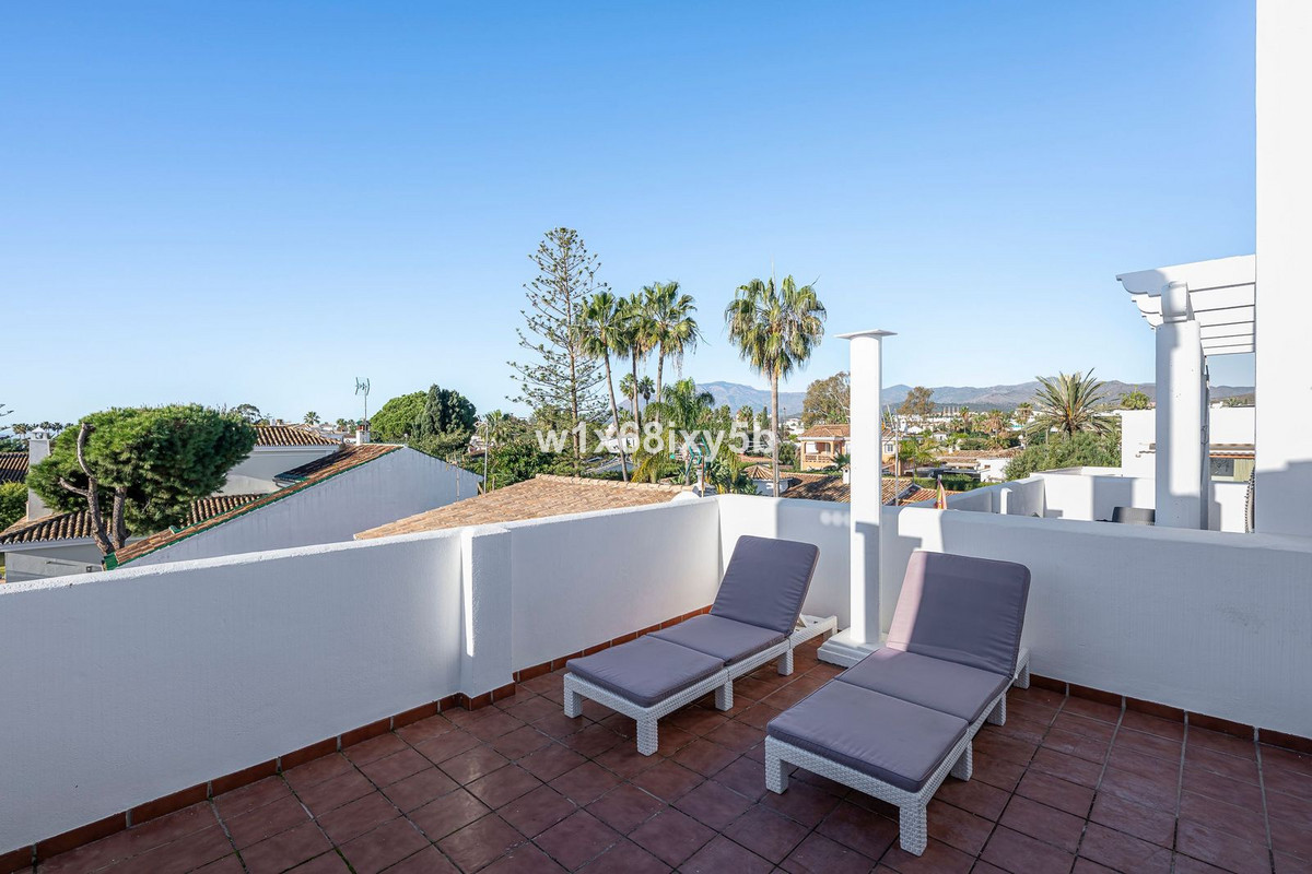 3 Bedroom Townhouse in Estepona - Фото 33