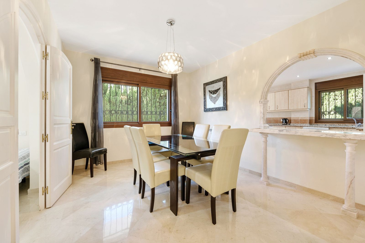 5 Bedroom Villa in Estepona - Foto 7