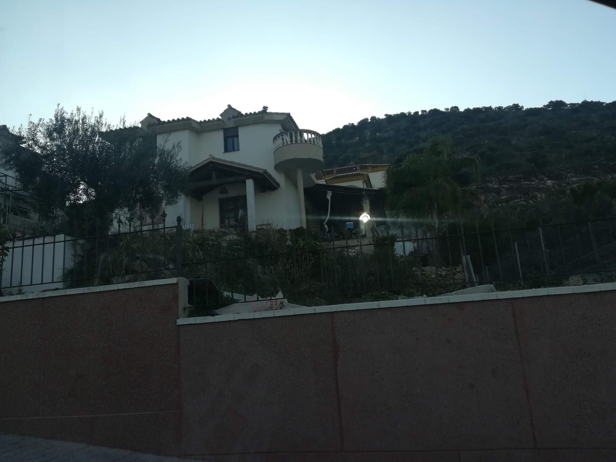 4 Bedroom Villa in Coín - Photo 13