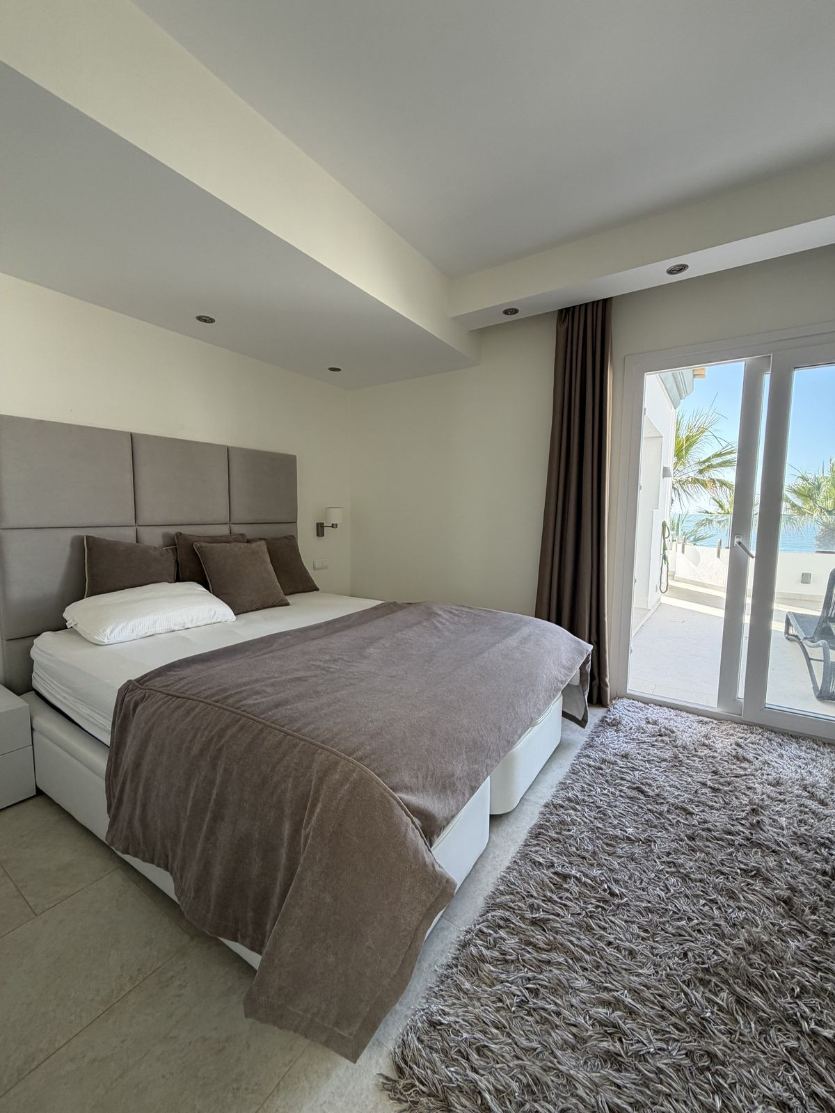 3 Bedroom Penthouse in Estepona - Photo 7