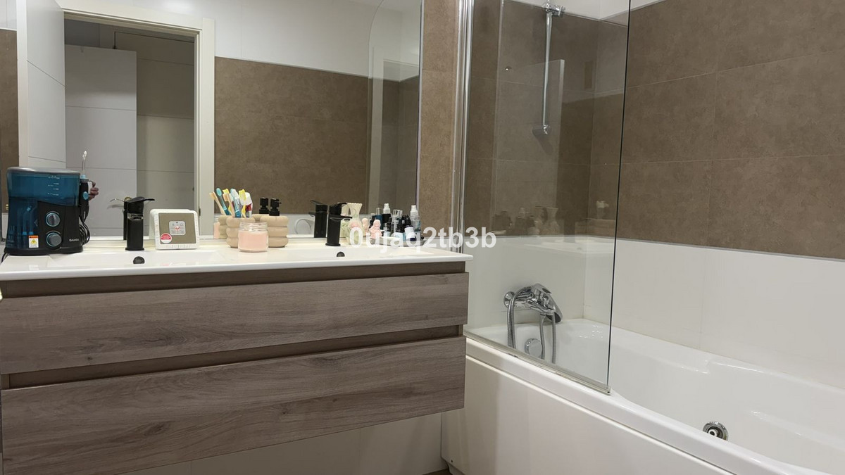 2 Bedroom Apartment in Benahavís - Foto 13