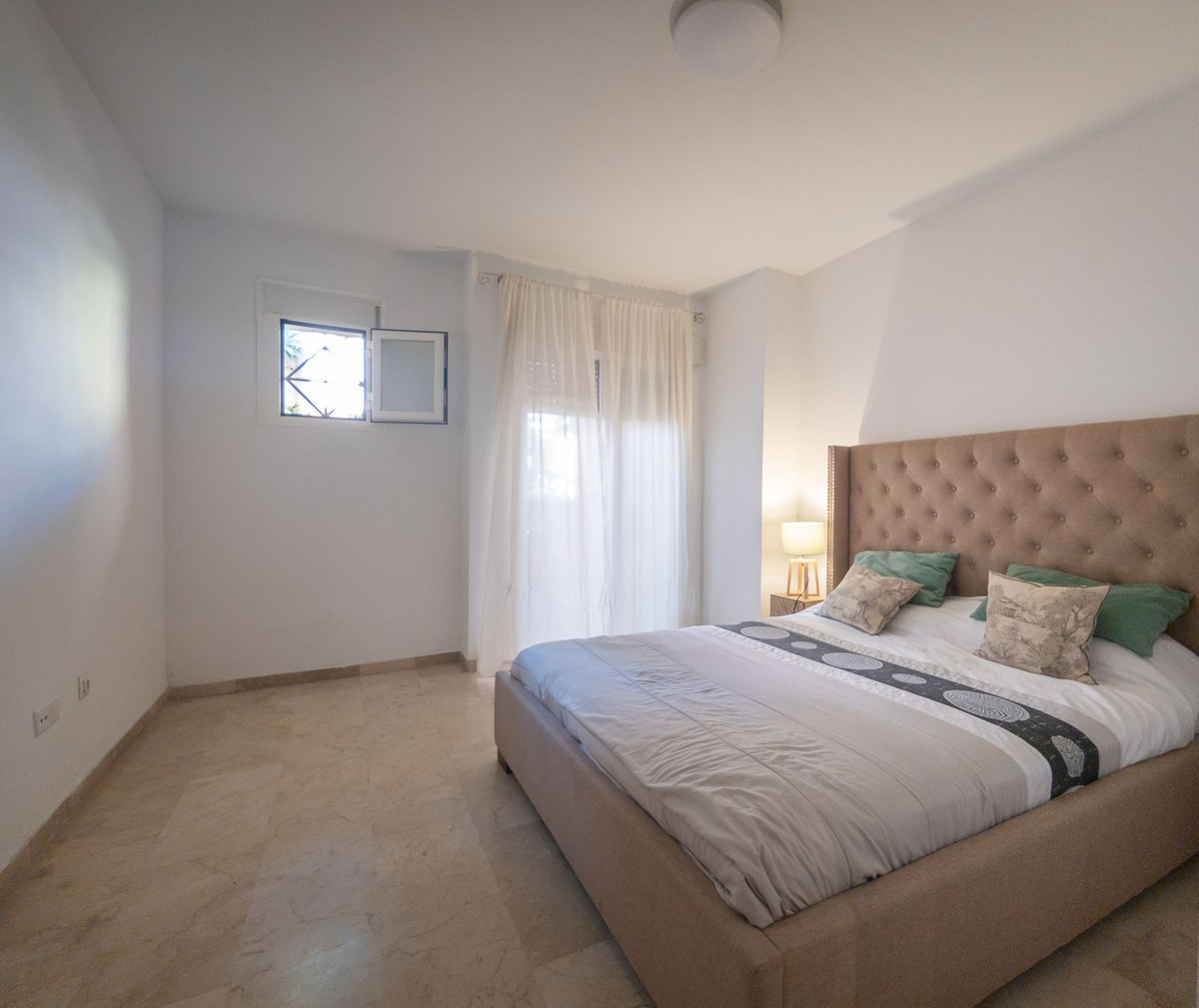 2 Bedroom Apartment in San Pedro de Alcántara - Photo 21