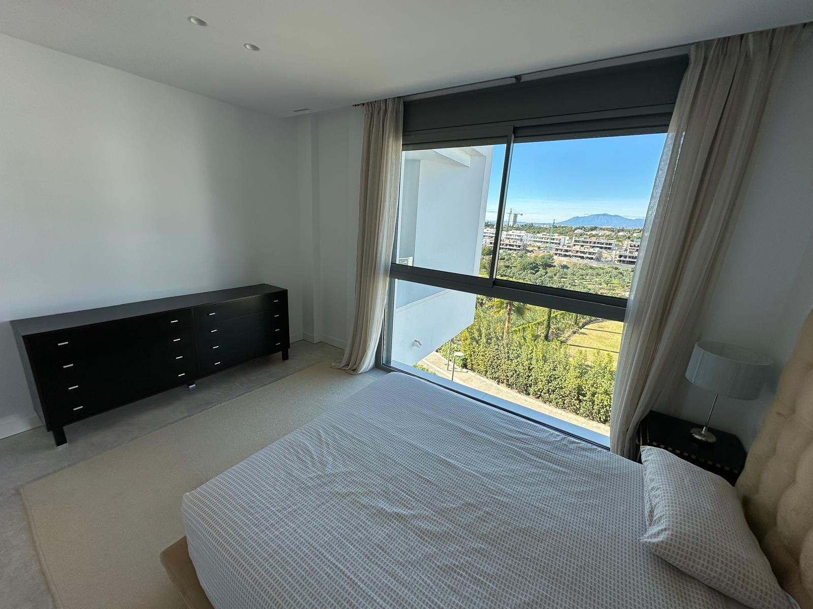 4 Bedroom Apartment in Marbella - Photo 24