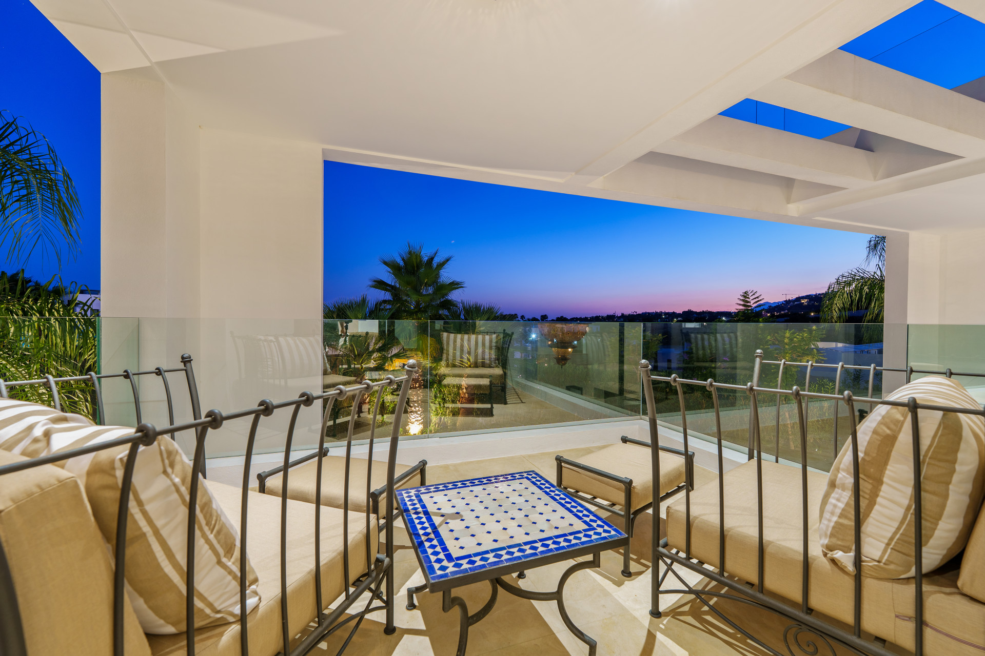 6 Bedroom Villa in Marbella - Photo 5