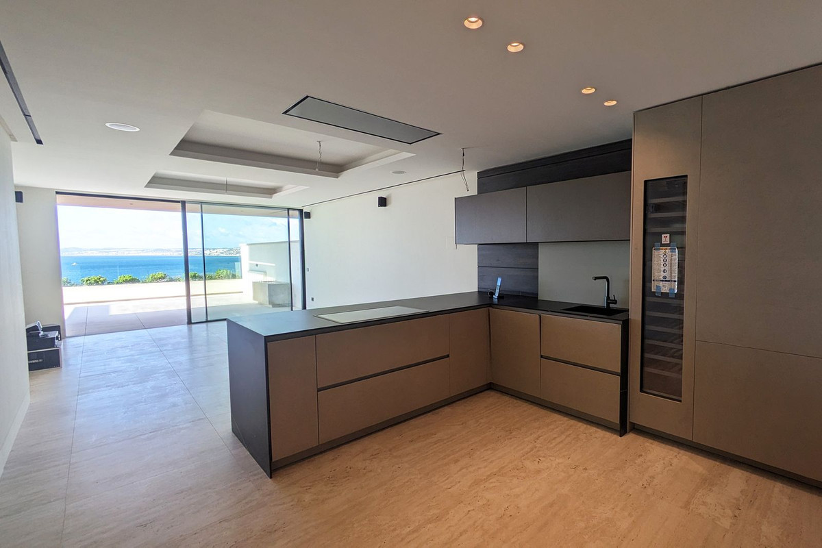 2 Bedroom Apartment in Estepona - Photo 5