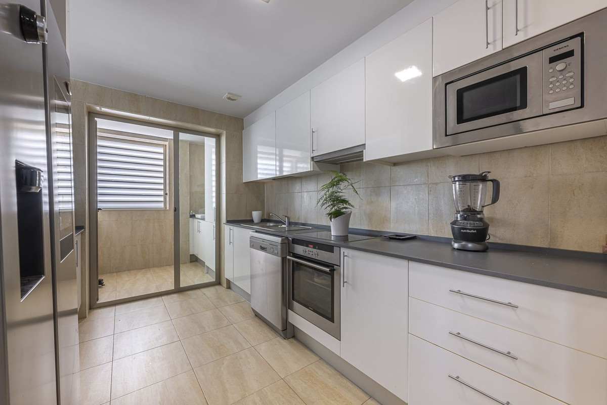 5 Bedroom Penthouse in Mijas - Photo 13
