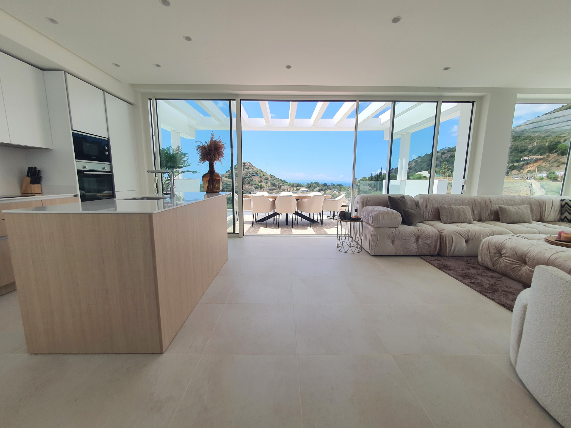 Piso de 3 dormitorios con piscina en Málaga – Foto 5