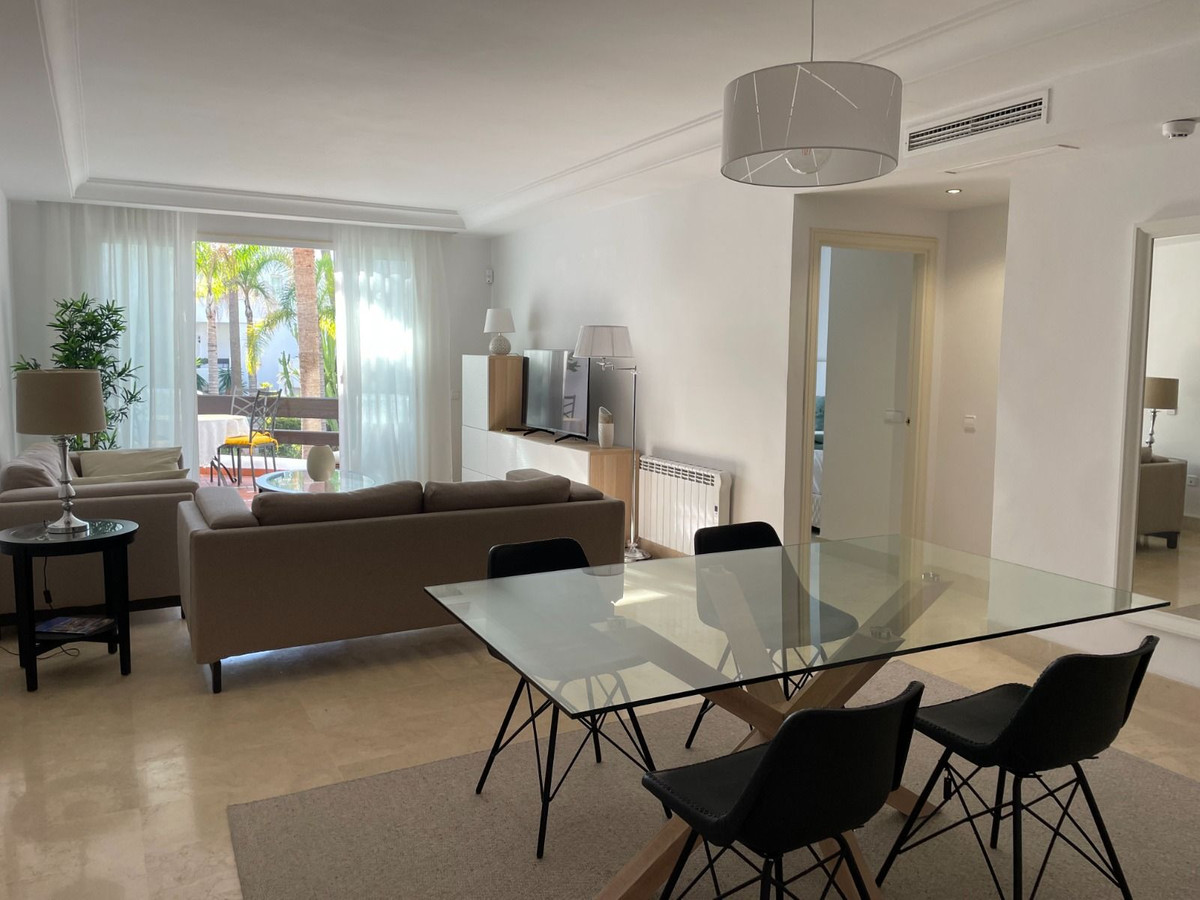2 Bedroom Apartment in Marbella - Photo 4