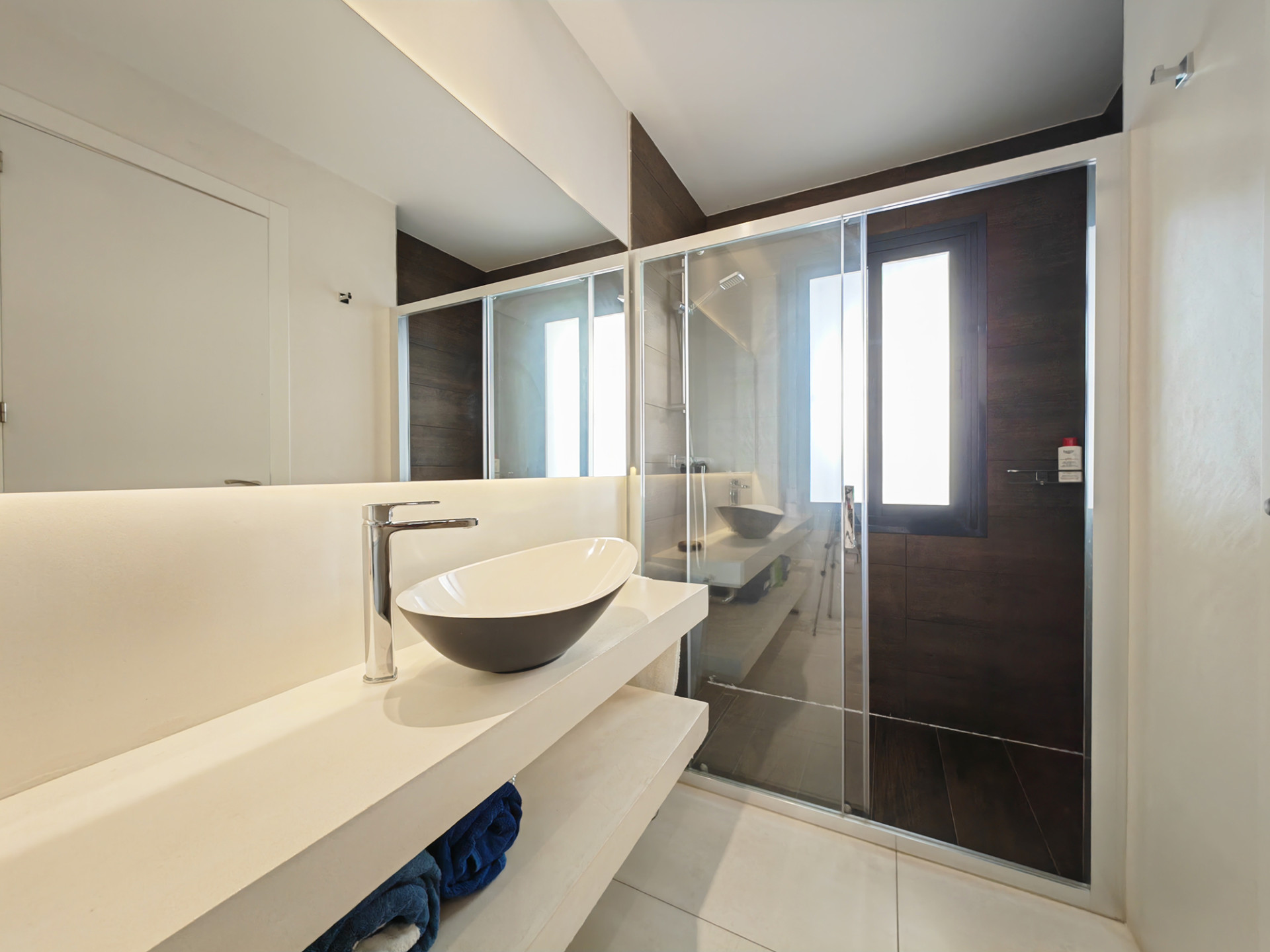 2 Bedroom Apartment in Marbella - Photo 11