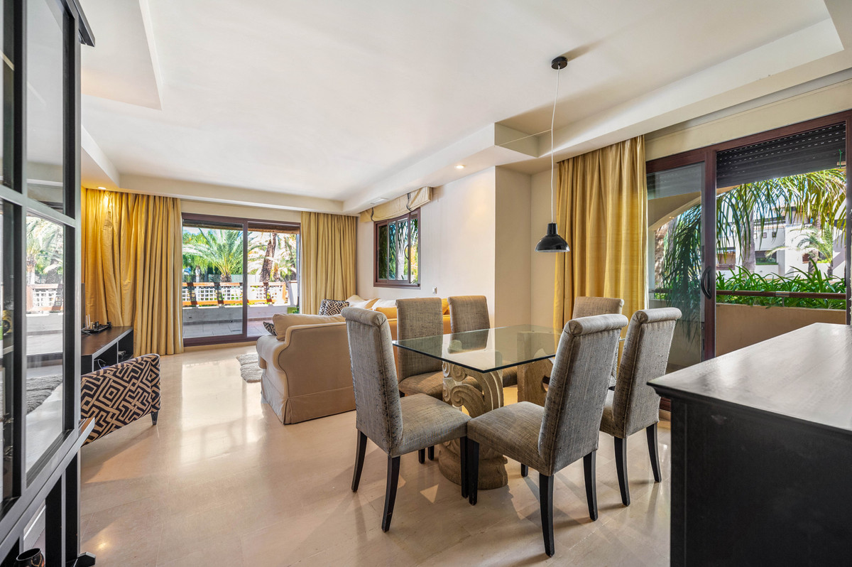 2 Bedroom Apartment in Marbella - Photo 4