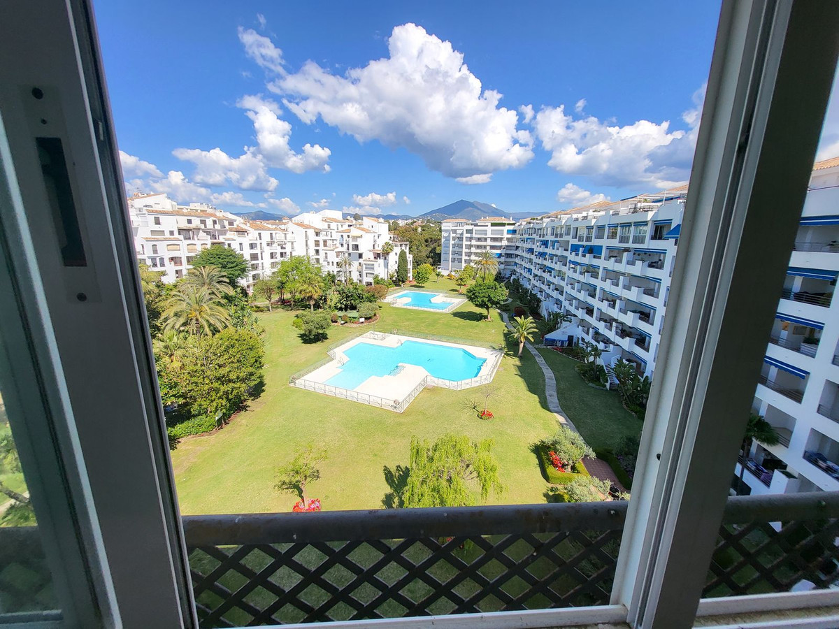 Piso de 4 dormitorios con piscina en Málaga – Foto 7