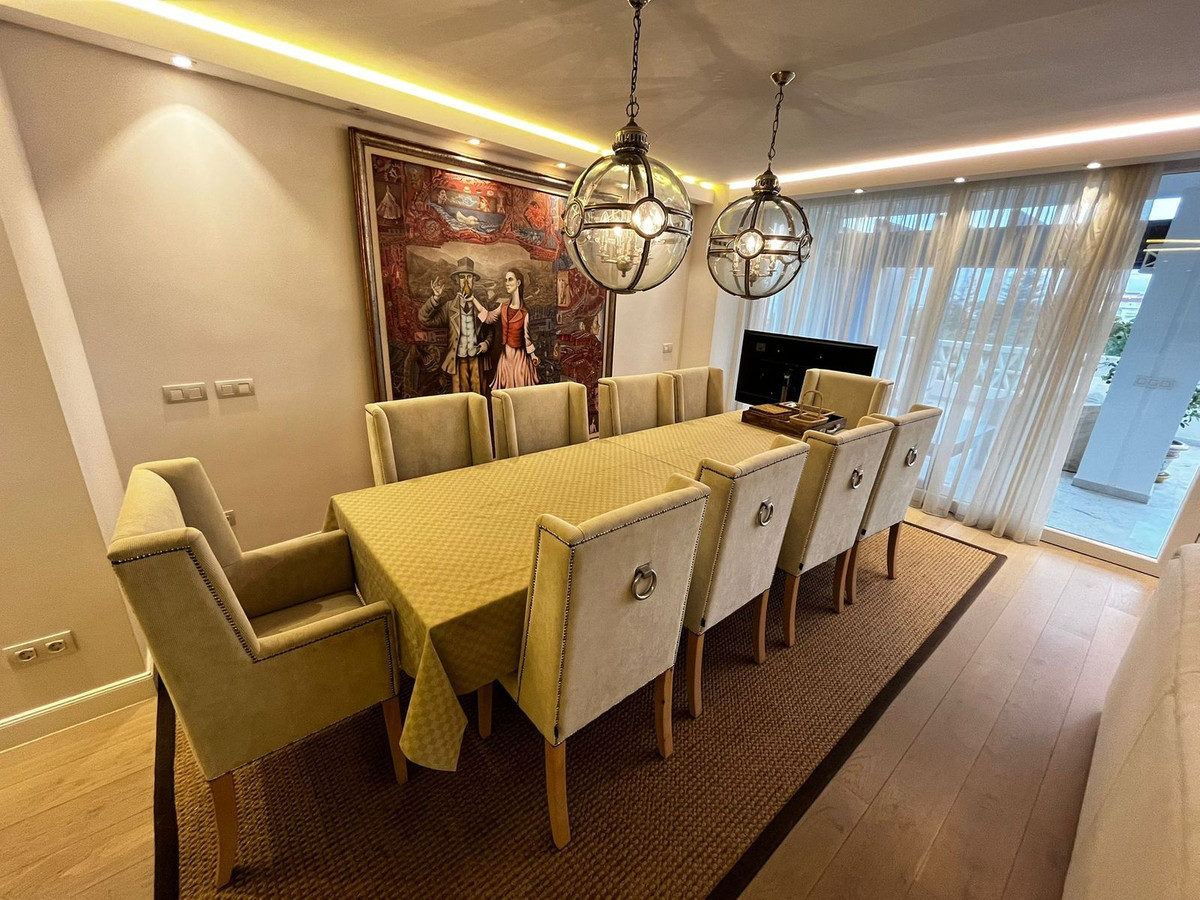 5 Bedroom Apartment in Marbella - Photo 7