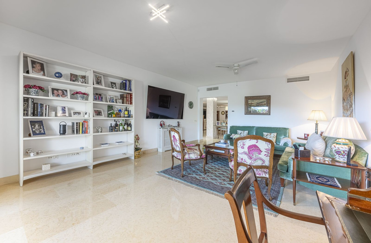 3 Bedroom Apartment in Benahavís - Foto 10
