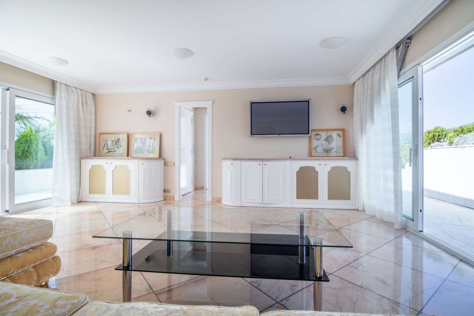 4 Bedroom Apartment in Marbella - Photo 17