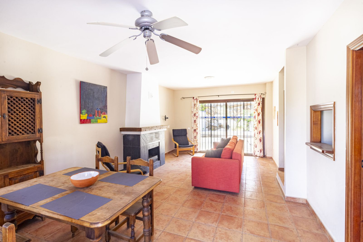 11 Bedroom Country house in Guaro - Photo 17