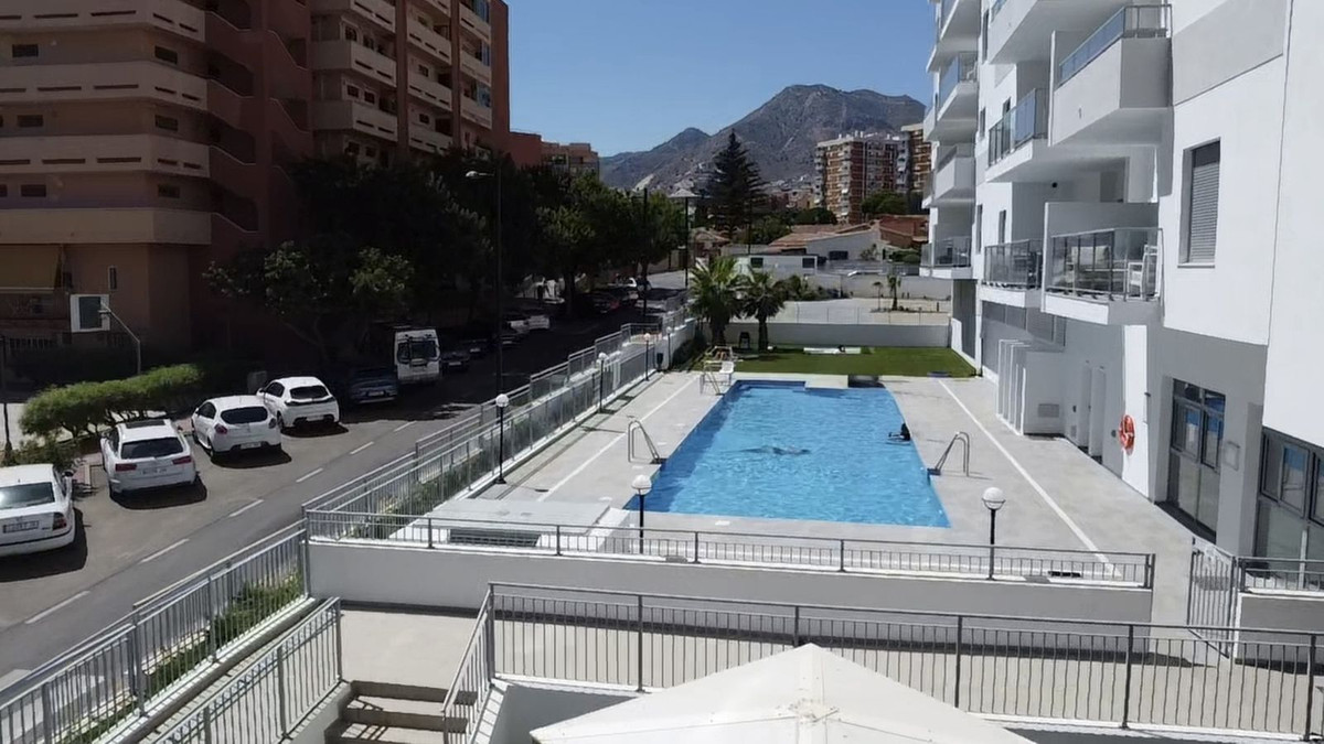 2 Bedroom Apartment in Benalmádena - Photo 42