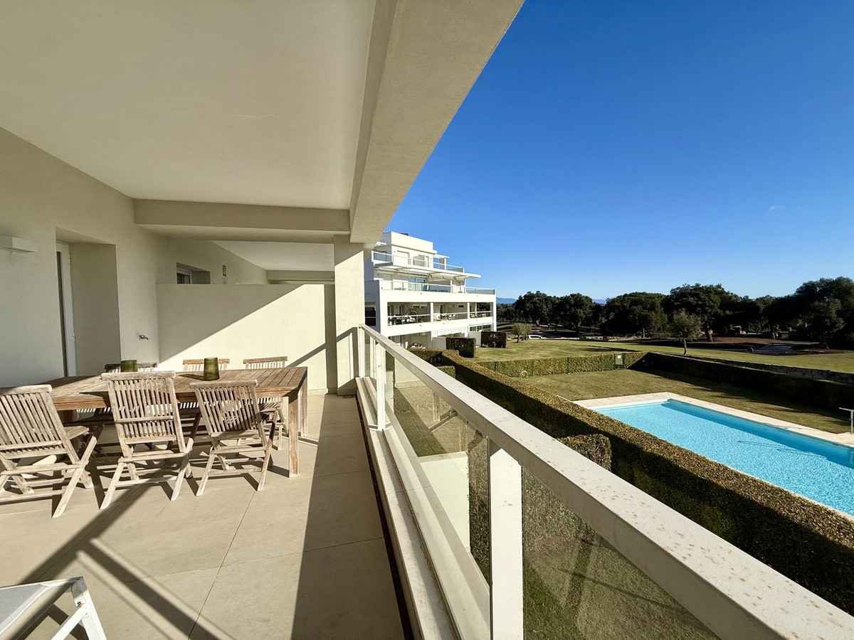 3 Bedroom Apartment in Sotogrande - Photo 2